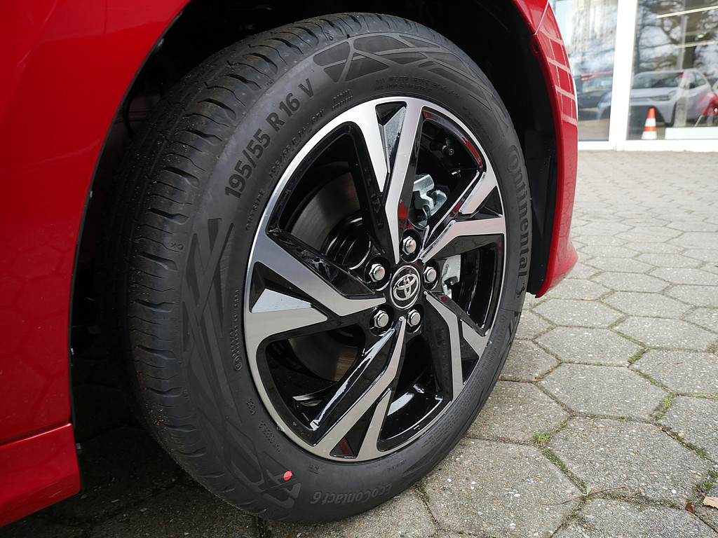 Fahrzeugansicht TOYOTA Yaris Hybrid 1.5 VVT-iE Teamplayer - Bild 5