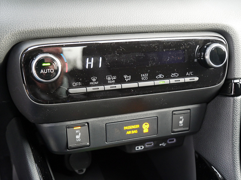 Fahrzeugansicht TOYOTA Yaris Hybrid 1.5 VVT-iE Teamplayer - Bild 14