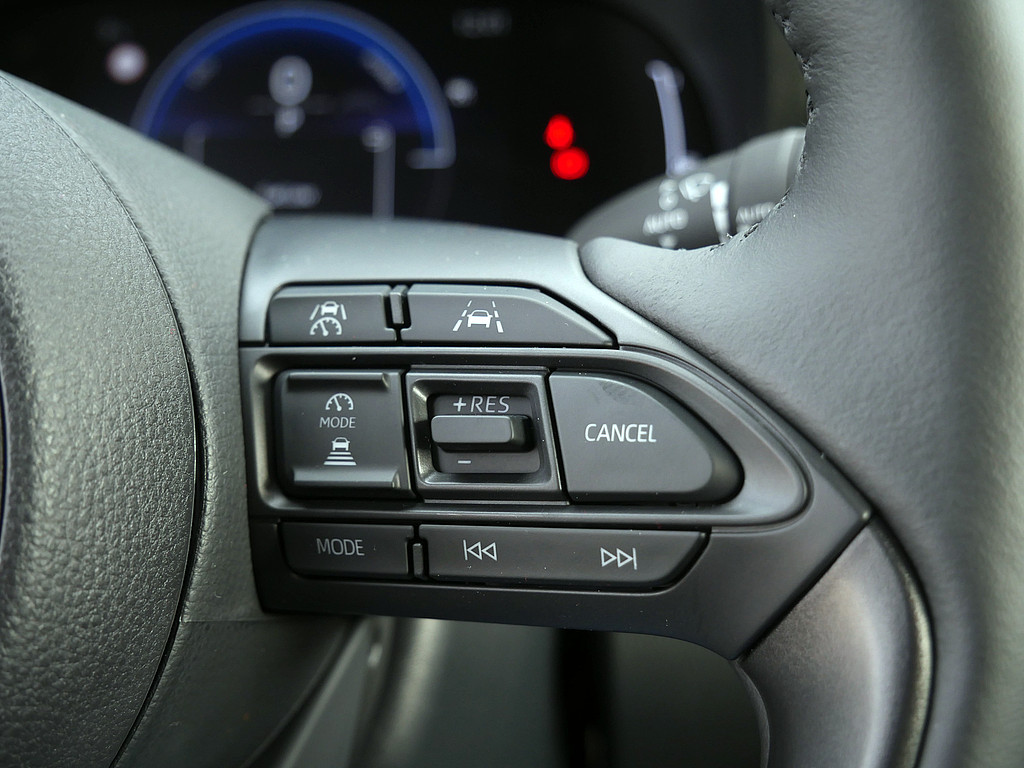 Fahrzeugansicht TOYOTA Yaris Hybrid 1.5 VVT-iE Teamplayer - Bild 20