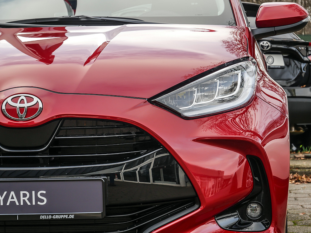 Fahrzeugansicht TOYOTA Yaris Hybrid 1.5 VVT-iE Teamplayer - Bild 30