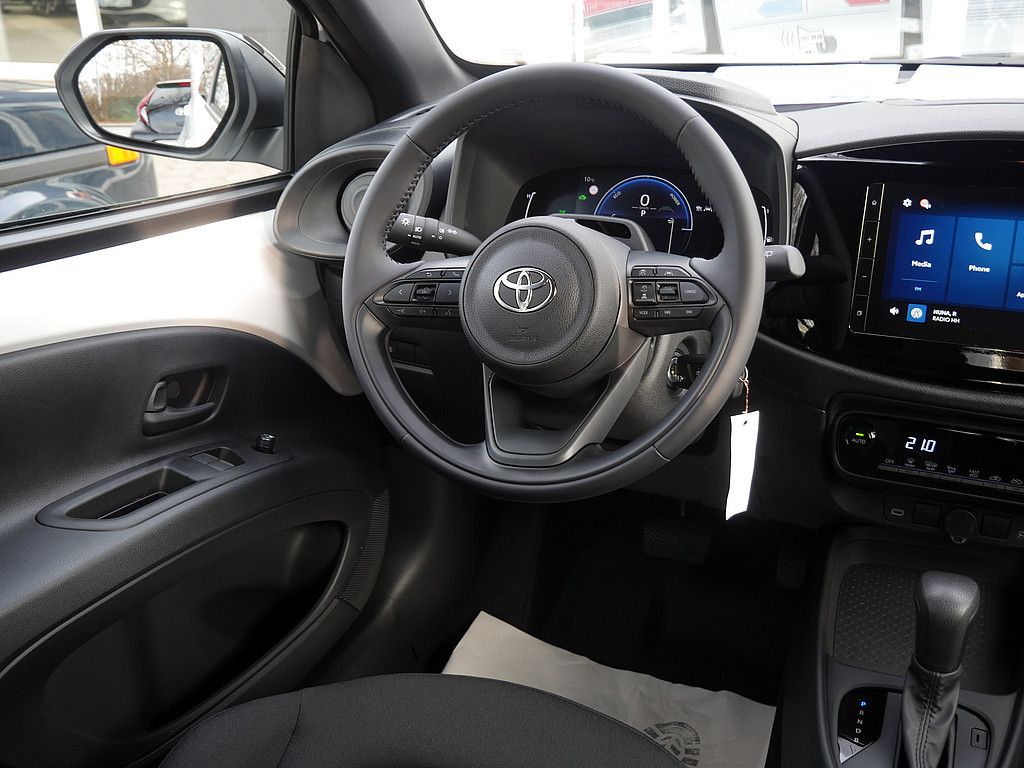 Fahrzeugansicht TOYOTA Aygo X 1.5 Hybrid Pure 85 kW - Bild 2