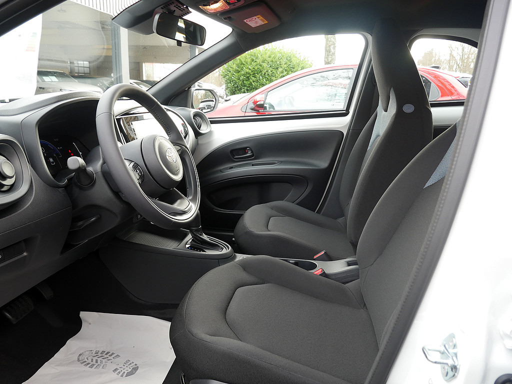 Fahrzeugansicht TOYOTA Aygo X 1.5 Hybrid Pure 85 kW - Bild 7
