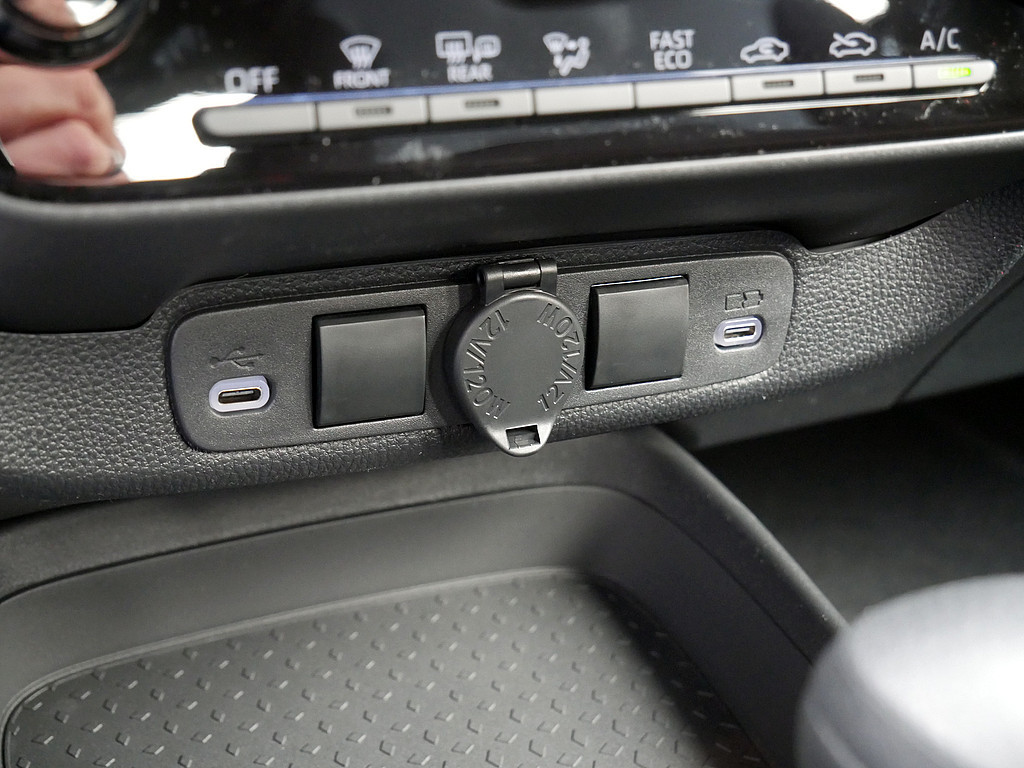 Fahrzeugansicht TOYOTA Aygo X 1.5 Hybrid Pure 85 kW - Bild 15