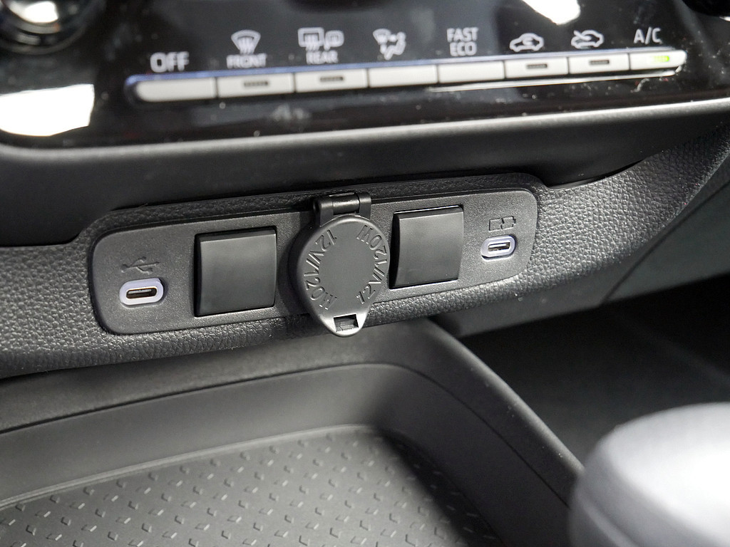 Fahrzeugansicht TOYOTA Aygo X 1.5 Hybrid Pure 85 kW - Bild 16