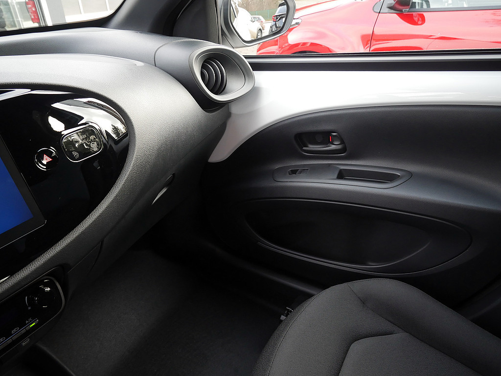 Fahrzeugansicht TOYOTA Aygo X 1.5 Hybrid Pure 85 kW - Bild 19