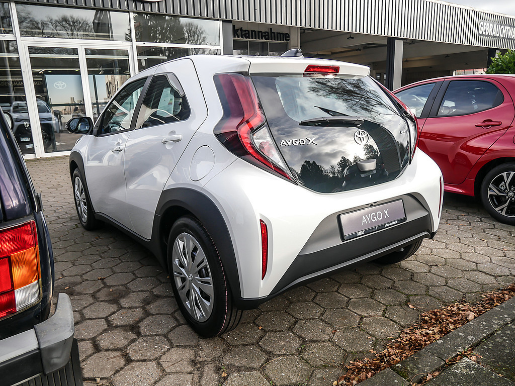 Fahrzeugansicht TOYOTA Aygo X 1.5 Hybrid Pure 85 kW - Bild 26