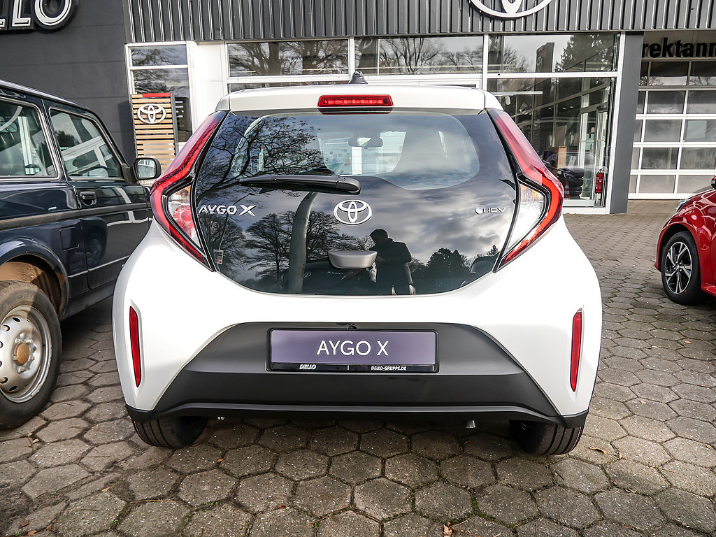 Fahrzeugansicht TOYOTA Aygo X 1.5 Hybrid Pure 85 kW - Bild 27