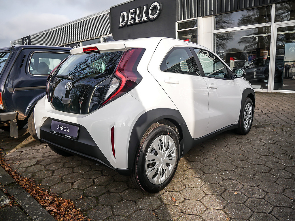 Fahrzeugansicht TOYOTA Aygo X 1.5 Hybrid Pure 85 kW - Bild 28