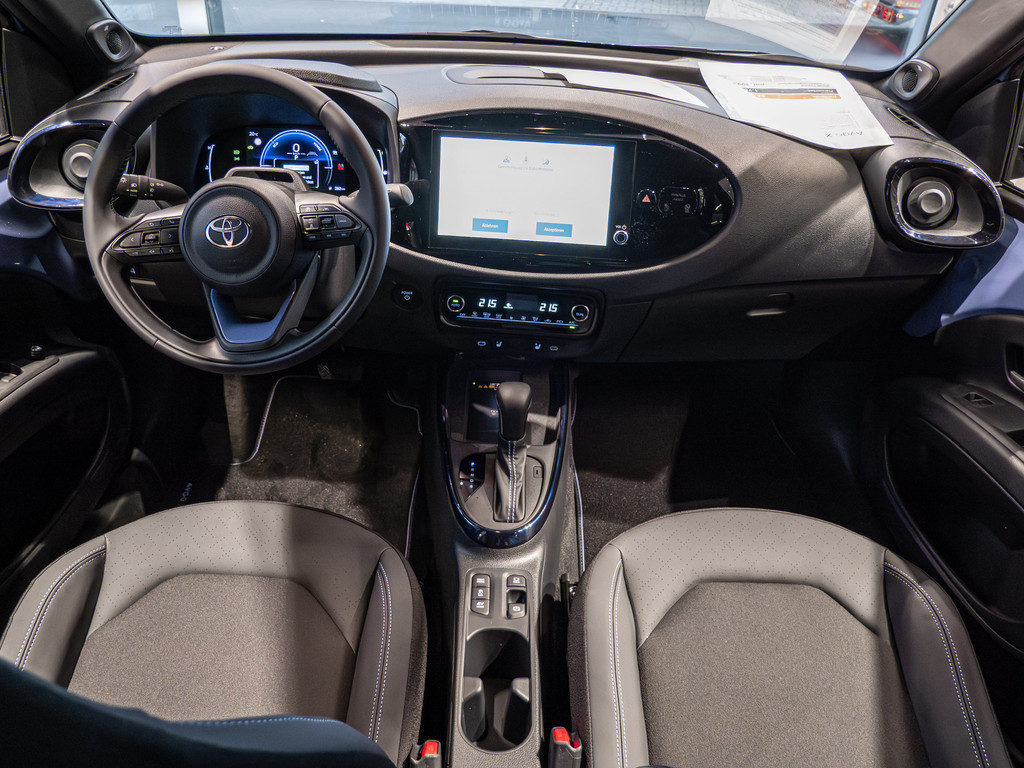 Fahrzeugansicht TOYOTA Aygo X Hybrid 1.5 L Lounge - Bild 4