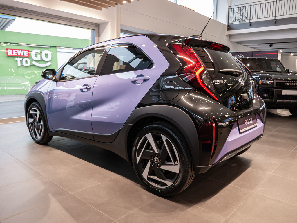 Fahrzeugansicht TOYOTA Aygo X Hybrid 1.5 L Lounge - Bild 40