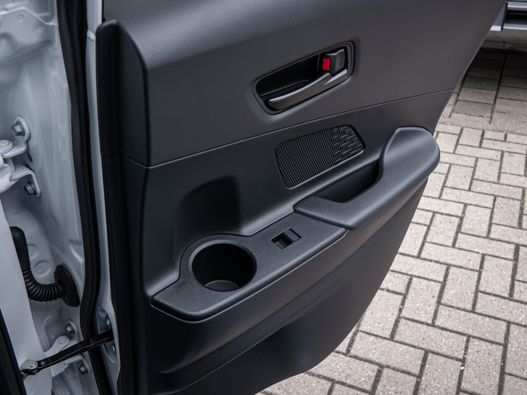 Fahrzeugansicht TOYOTA C-HR 1.8 Hybrid FWD Teamplayer - Bild 8