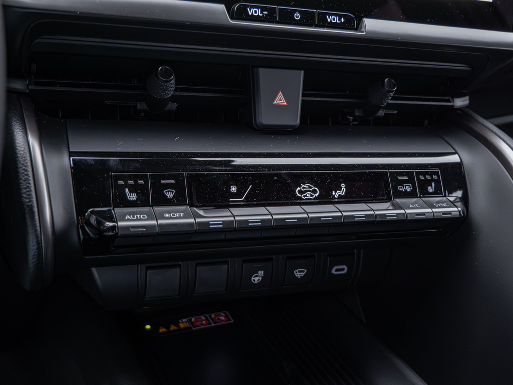 Fahrzeugansicht TOYOTA C-HR 1.8 Hybrid FWD Teamplayer - Bild 17