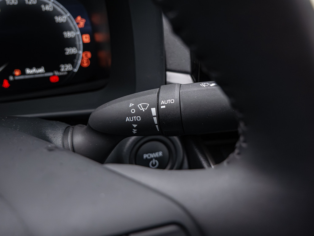 Fahrzeugansicht TOYOTA C-HR 1.8 Hybrid FWD Teamplayer - Bild 27