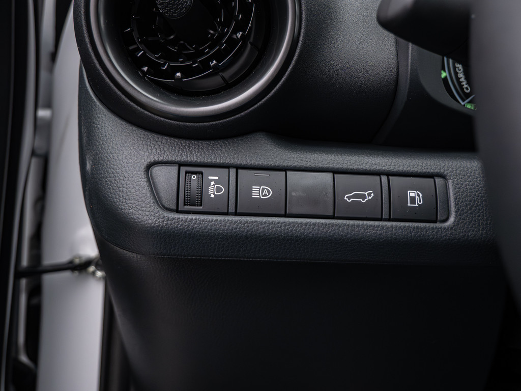 Fahrzeugansicht TOYOTA C-HR 1.8 Hybrid FWD Teamplayer - Bild 31