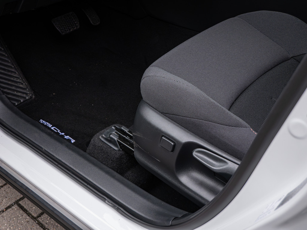 Fahrzeugansicht TOYOTA C-HR 1.8 Hybrid FWD Teamplayer - Bild 33