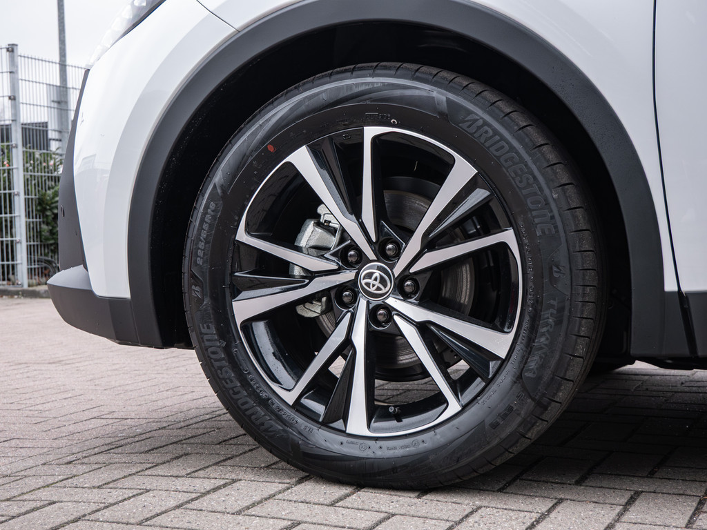 Fahrzeugansicht TOYOTA C-HR 1.8 Hybrid FWD Teamplayer - Bild 41