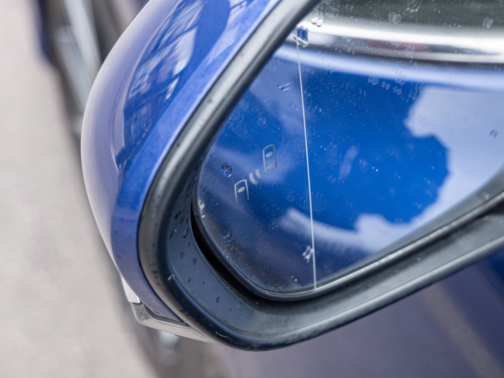 Fahrzeugansicht TOYOTA Camry 2.5 Hybrid Executive - Bild 3