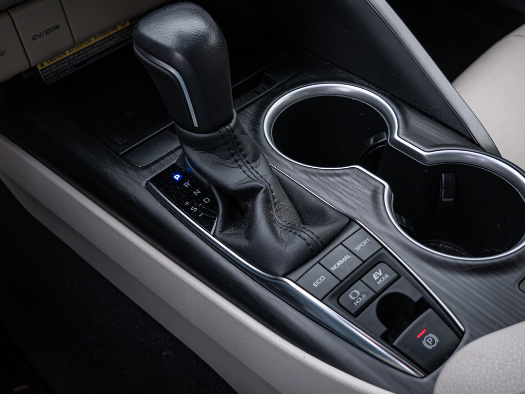 Fahrzeugansicht TOYOTA Camry 2.5 Hybrid Executive - Bild 14