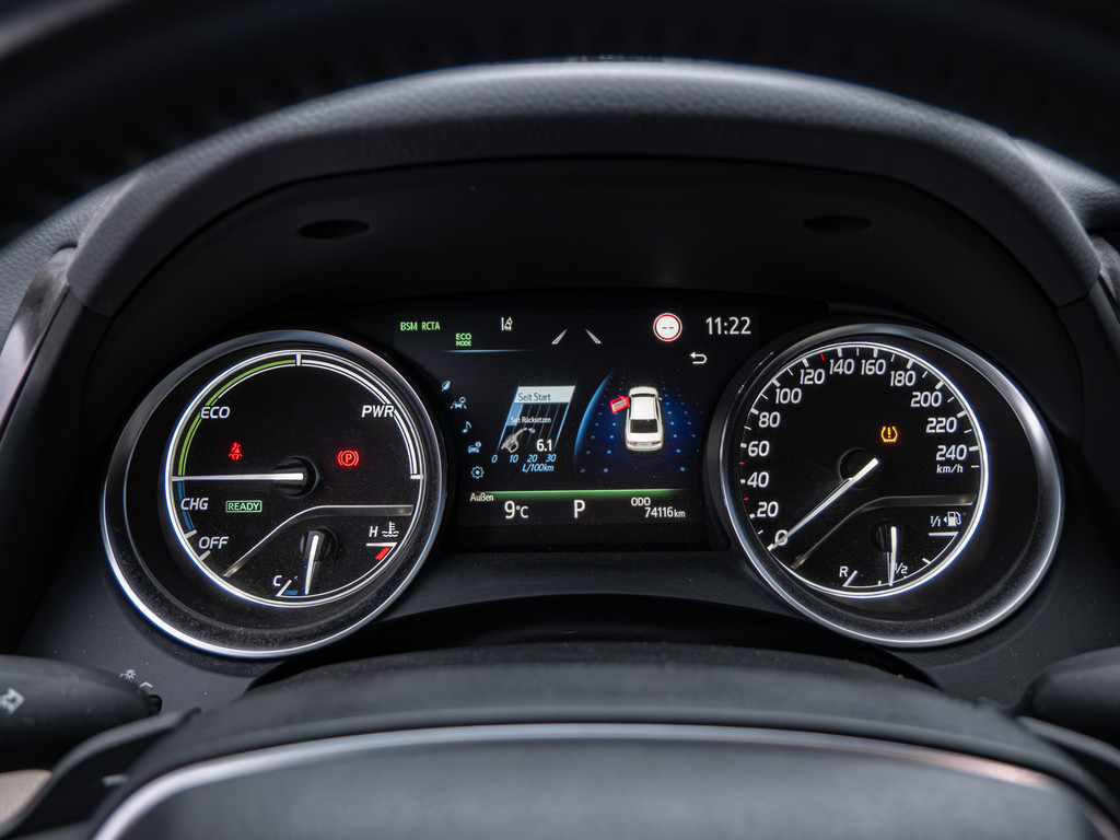 Fahrzeugansicht TOYOTA Camry 2.5 Hybrid Executive - Bild 18