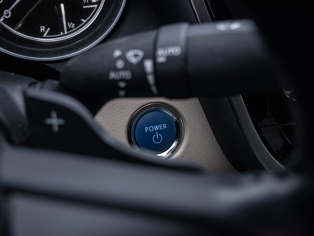 Fahrzeugansicht TOYOTA Camry 2.5 Hybrid Executive - Bild 21