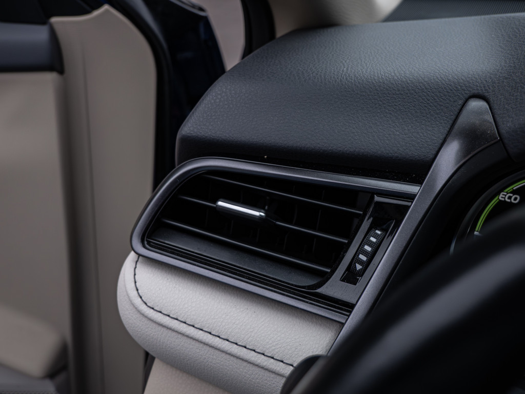 Fahrzeugansicht TOYOTA Camry 2.5 Hybrid Executive - Bild 25