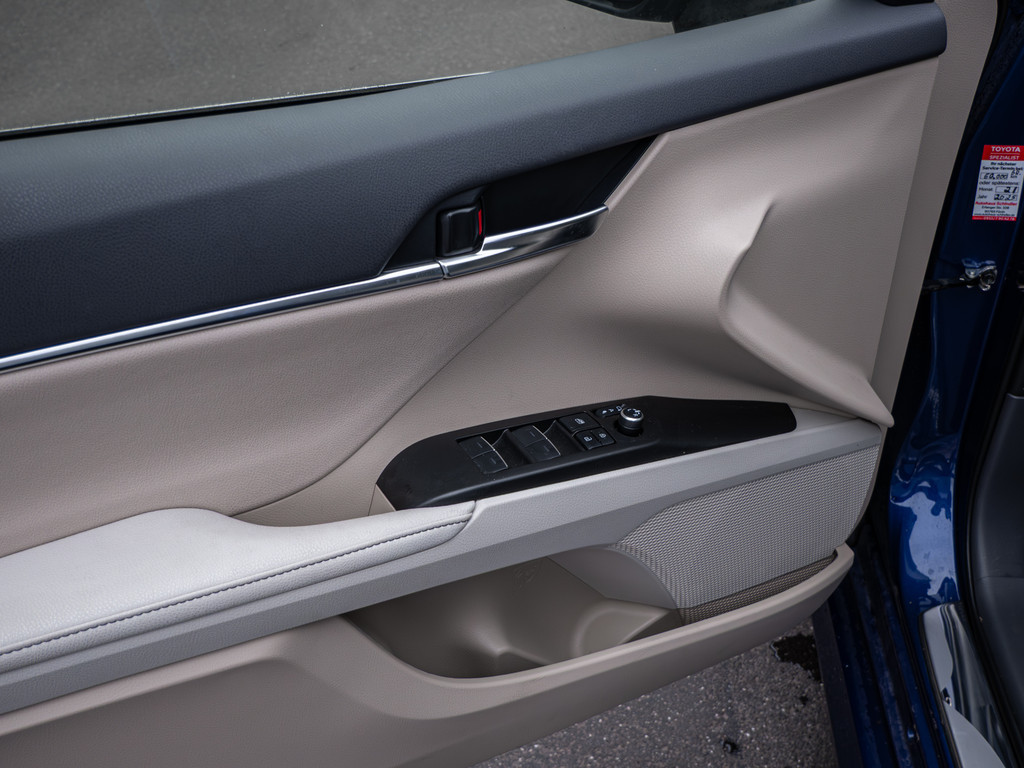 Fahrzeugansicht TOYOTA Camry 2.5 Hybrid Executive - Bild 31
