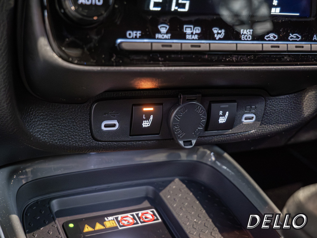 Fahrzeugansicht TOYOTA Solterra Platinum - Bild 17