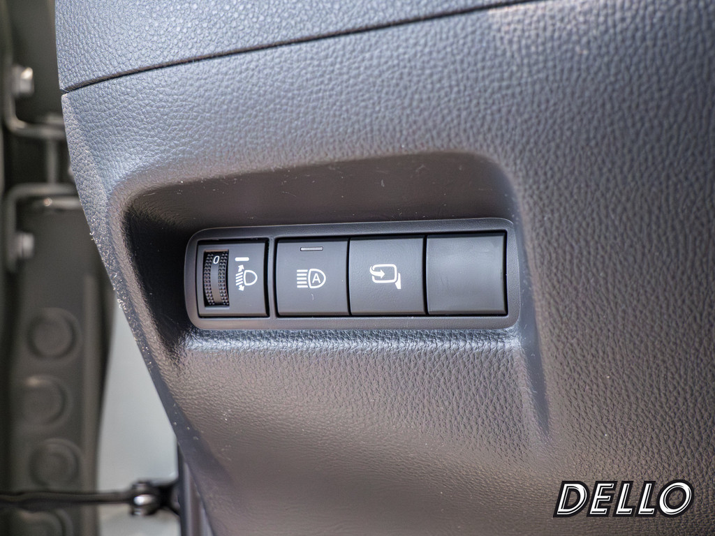 Fahrzeugansicht TOYOTA Solterra Platinum - Bild 31