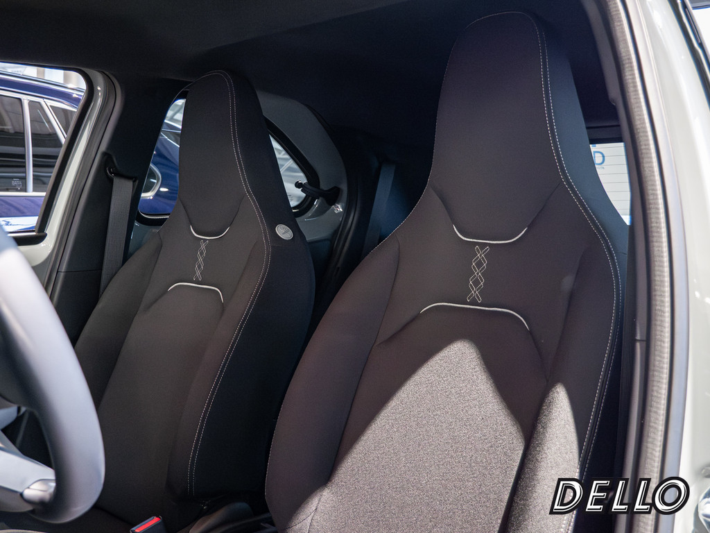 Fahrzeugansicht TOYOTA Solterra Platinum - Bild 35