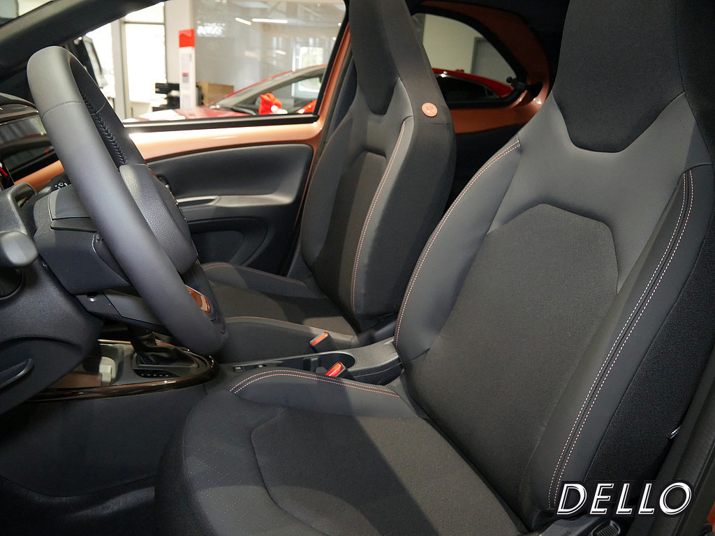 Fahrzeugansicht TOYOTA Aygo X Hybrid Lounge AIR - Bild 8