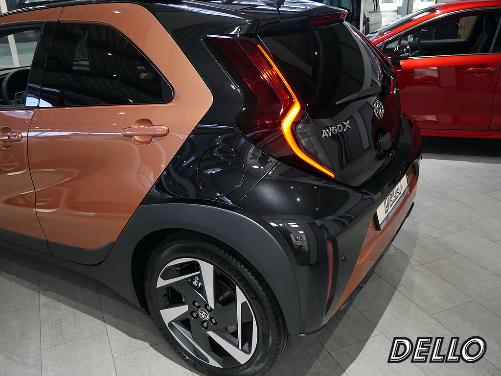 Fahrzeugansicht TOYOTA Aygo X Hybrid Lounge AIR - Bild 38