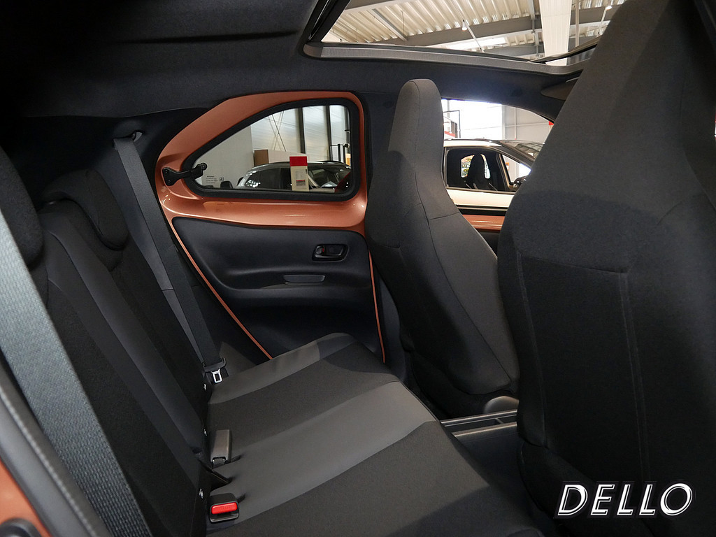 Fahrzeugansicht TOYOTA Aygo X Hybrid Lounge AIR - Bild 40