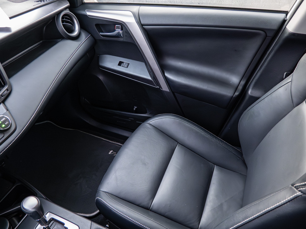 Fahrzeugansicht TOYOTA RAV4 2.5 Hybrid Executive - Bild 19