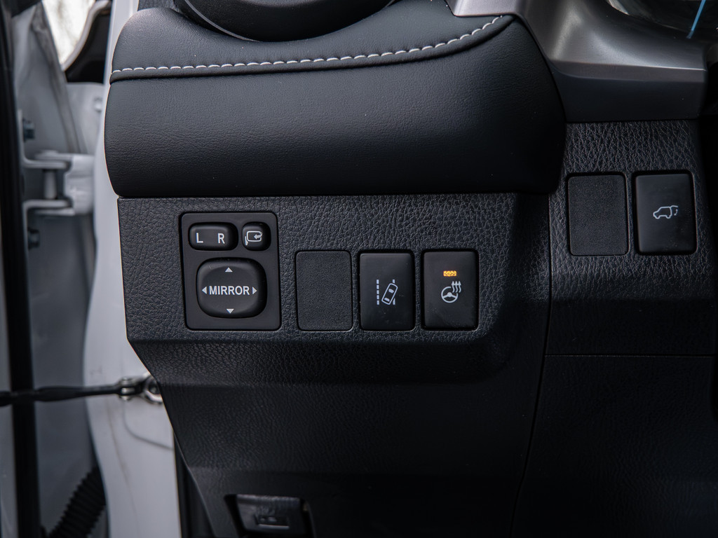 Fahrzeugansicht TOYOTA RAV4 2.5 Hybrid Executive - Bild 27