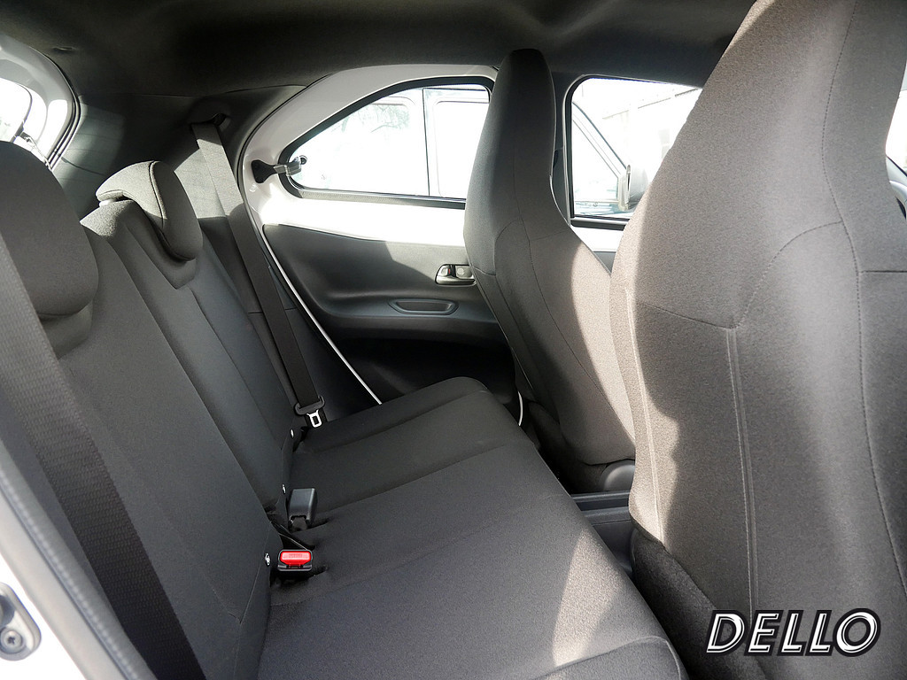 Fahrzeugansicht TOYOTA Aygo X 1.5 Hybrid Pure *Bestellfahrzeug* - Bild 31