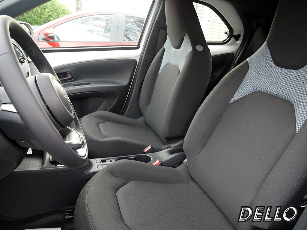 Fahrzeugansicht TOYOTA Aygo X 1.5 Hybrid Pure *Bestellfahrzeug* - Bild 9