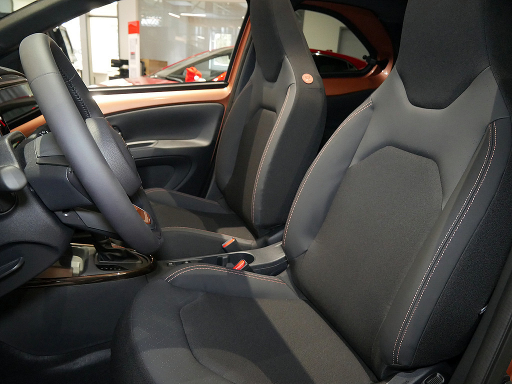 Fahrzeugansicht TOYOTA Aygo X 1.5 Hybrid Lounge - Bild 8