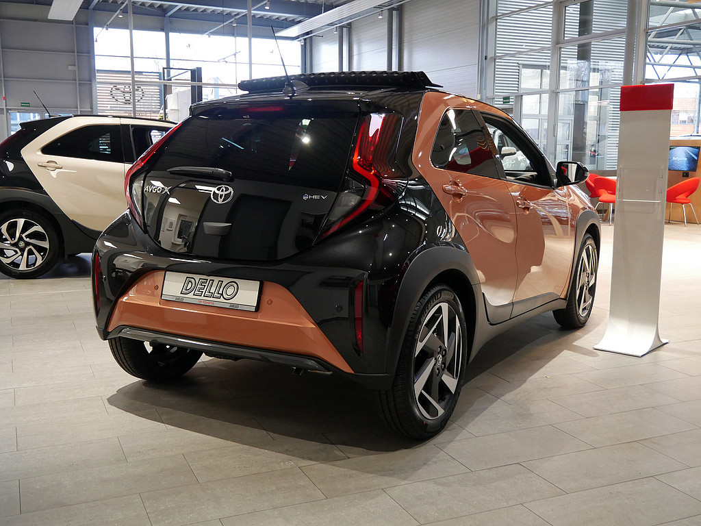Fahrzeugansicht TOYOTA Aygo X 1.5 Hybrid Lounge - Bild 10