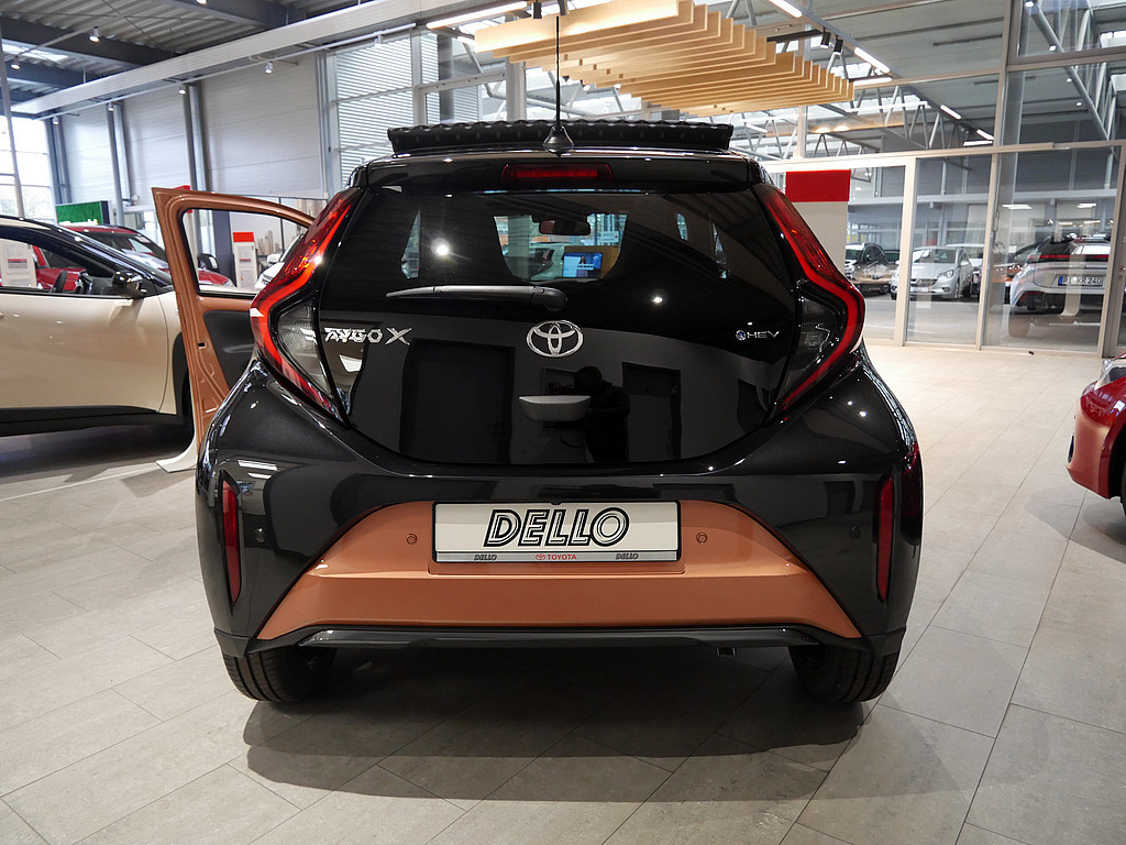 Fahrzeugansicht TOYOTA Aygo X 1.5 Hybrid Lounge - Bild 11
