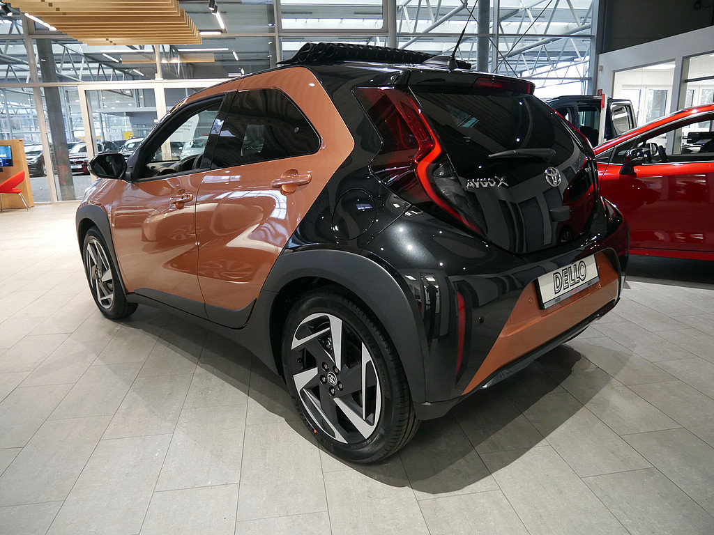 Fahrzeugansicht TOYOTA Aygo X 1.5 Hybrid Lounge - Bild 13