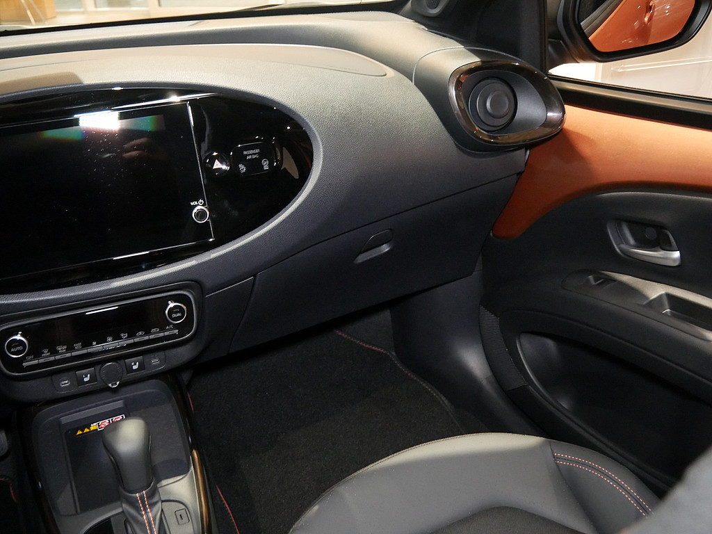 Fahrzeugansicht TOYOTA Aygo X 1.5 Hybrid Lounge - Bild 2