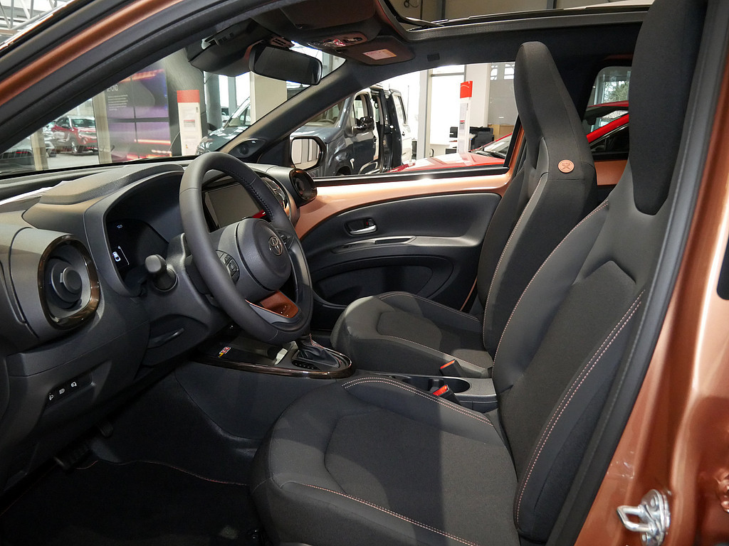 Fahrzeugansicht TOYOTA Aygo X 1.5 Hybrid Lounge - Bild 6