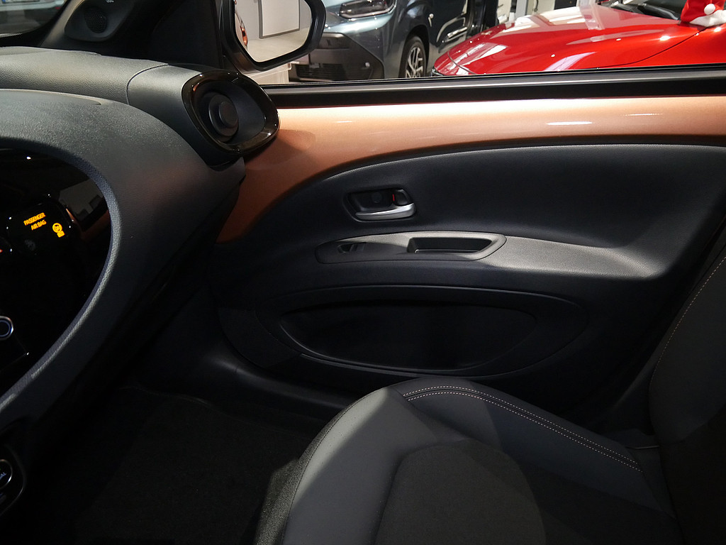 Fahrzeugansicht TOYOTA Aygo X 1.5 Hybrid Lounge - Bild 24