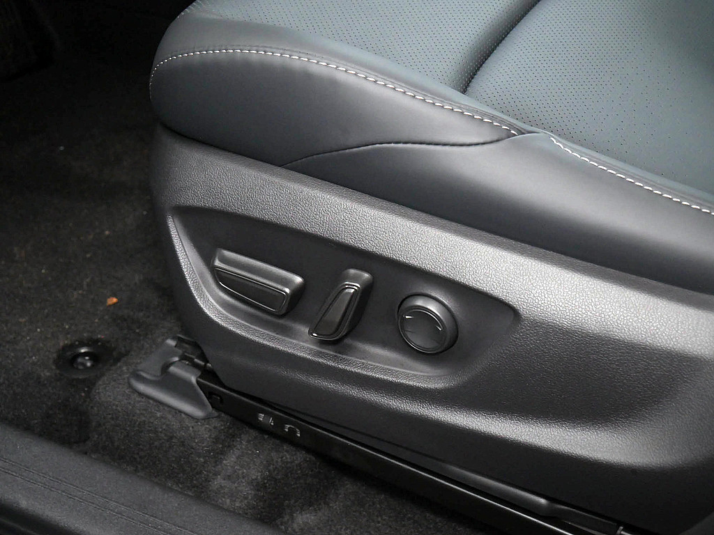 Fahrzeugansicht TOYOTA bZ4X AWD Lounge MJ26 - Bild 15