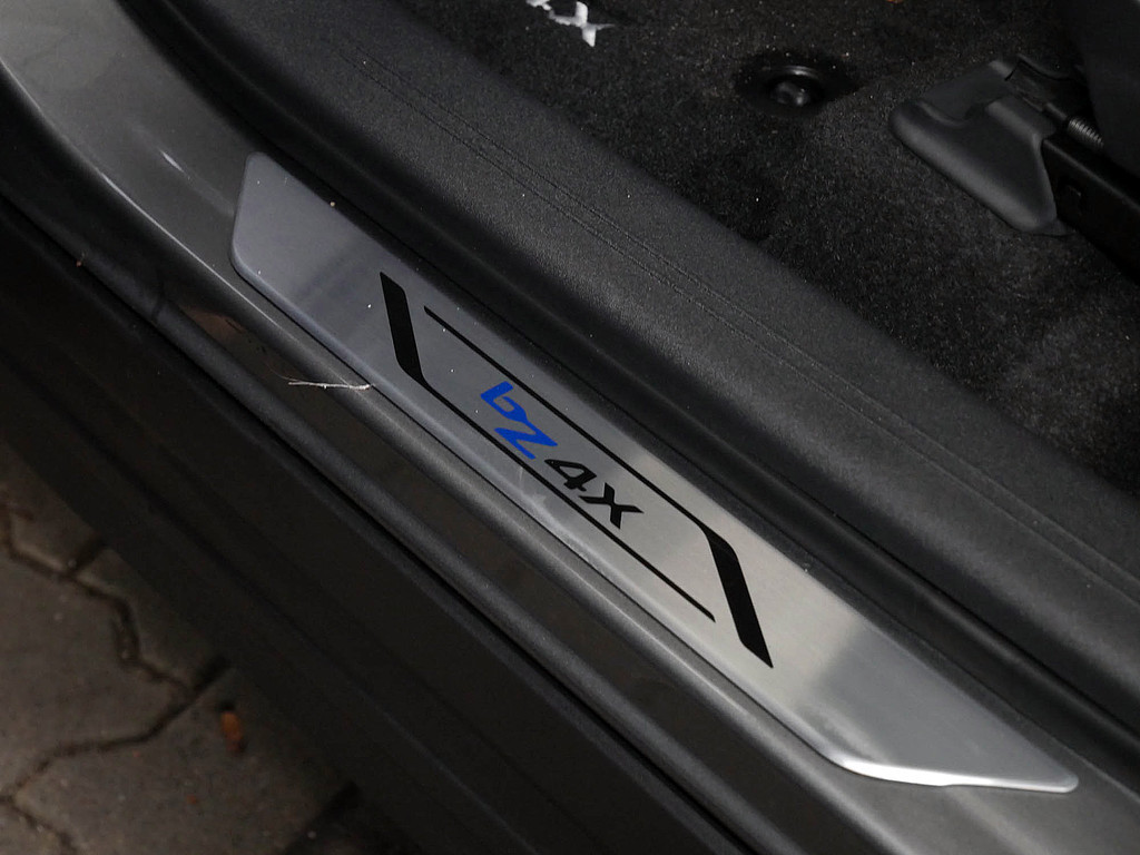 Fahrzeugansicht TOYOTA bZ4X AWD Lounge MJ26 - Bild 32