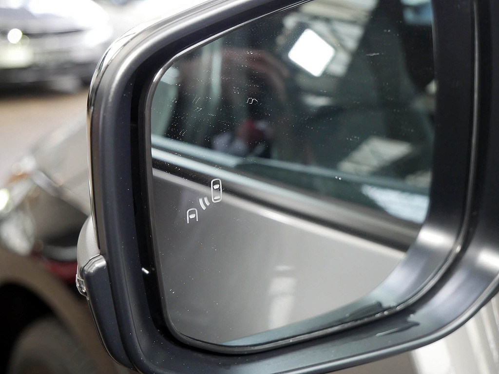 Fahrzeugansicht TOYOTA bZ4X AWD Lounge MJ26 - Bild 11