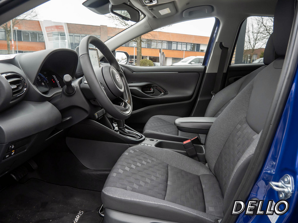 Fahrzeugansicht TOYOTA Yaris Hybrid 1.5 VVT-iE Teamplayer - Bild 8