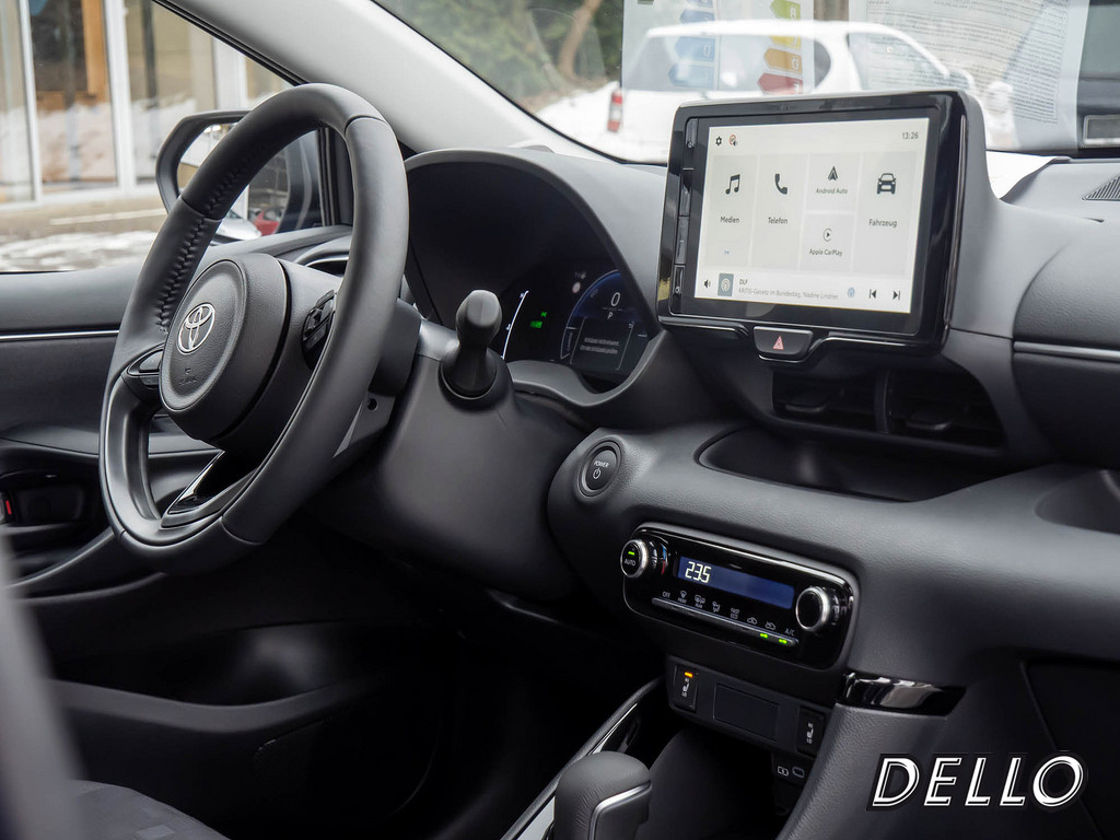 Fahrzeugansicht TOYOTA Yaris Hybrid 1.5 VVT-iE Teamplayer - Bild 38