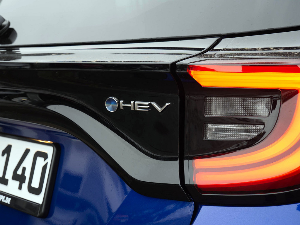 Fahrzeugansicht TOYOTA Yaris Hybrid 1.5 VVT-iE Teamplayer - Bild 7