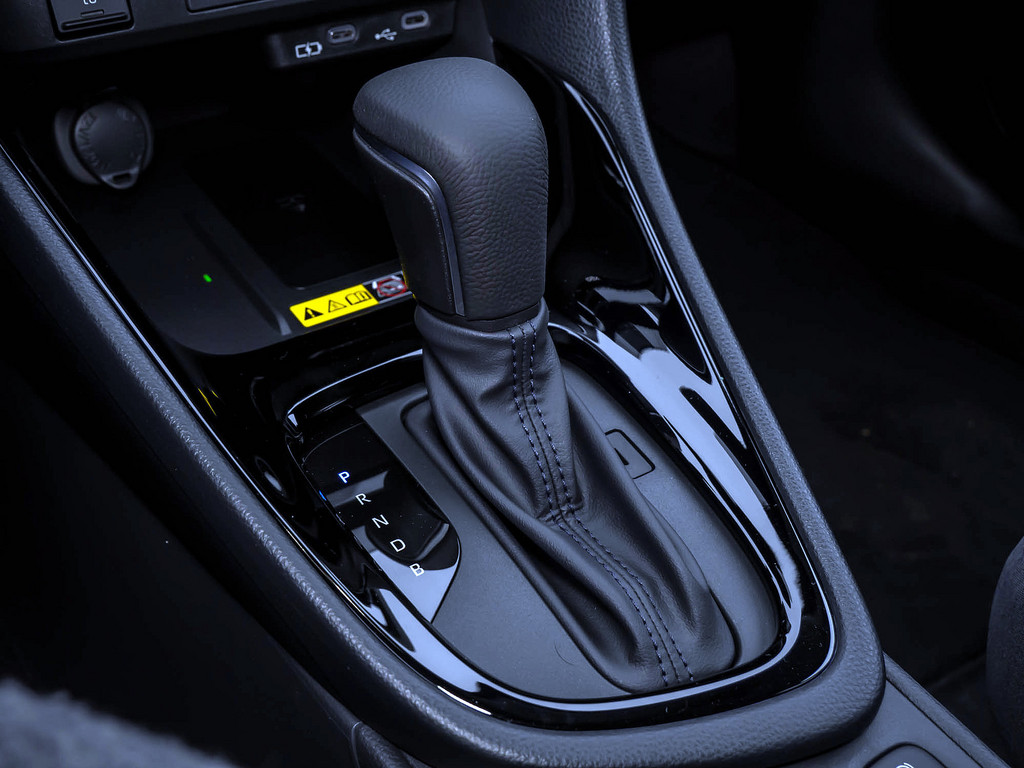 Fahrzeugansicht TOYOTA Yaris Hybrid 1.5 VVT-iE Teamplayer - Bild 18